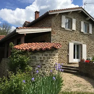 pierre-de-lune.hotels-rhonealpes.com/